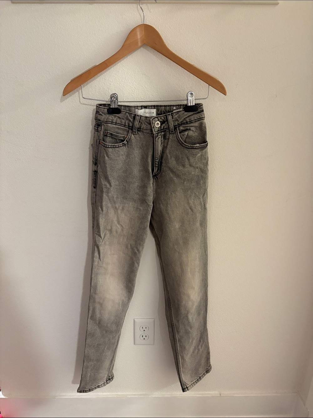 Zara Women's Washed Gray Ankle Jeans